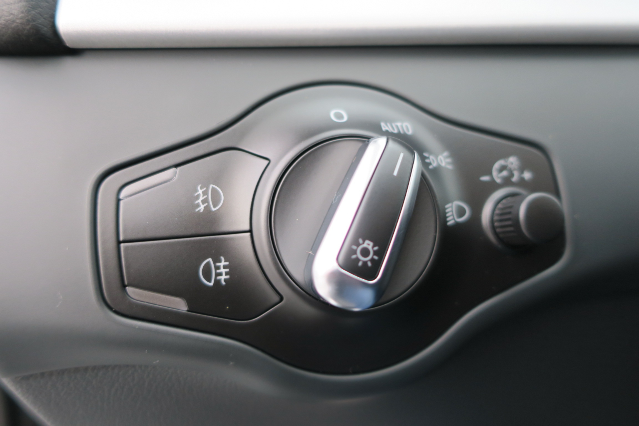 Audi A4 2.0T Premium Plus quattro Sedan AWD 8A 2016