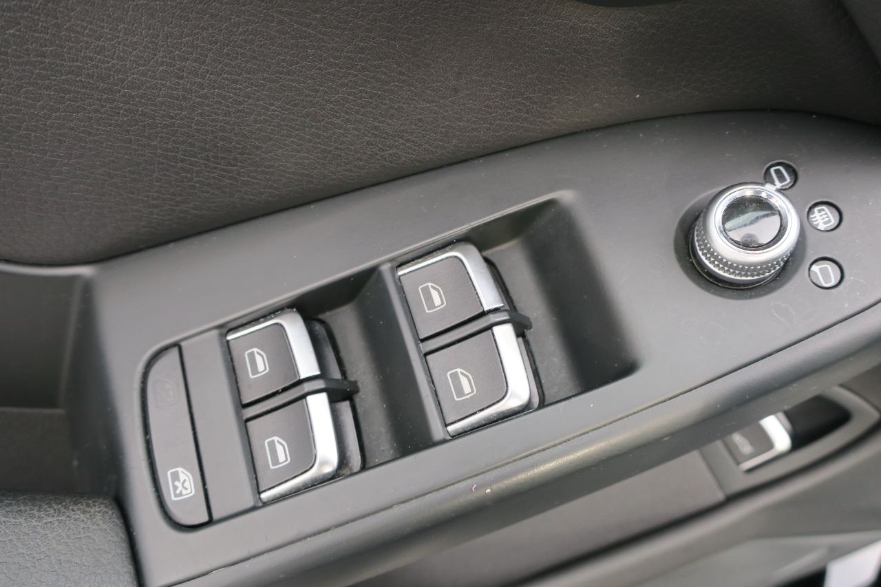 Audi A4 2.0T Premium Plus quattro Sedan AWD 8A 2016