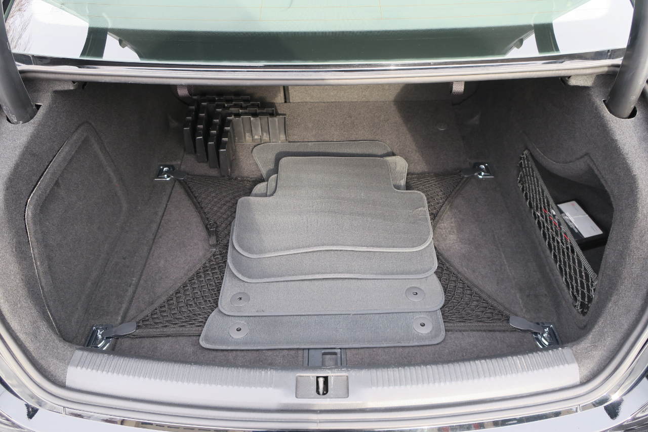 Audi A4 2.0T Premium Plus quattro Sedan AWD 8A 2016