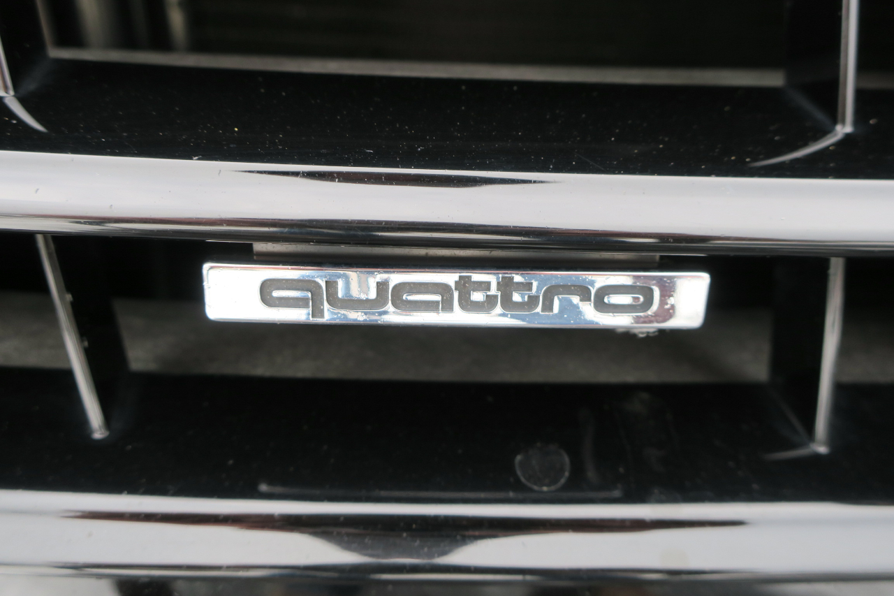 Audi A4 2.0T Premium Plus quattro Sedan AWD 8A 2016