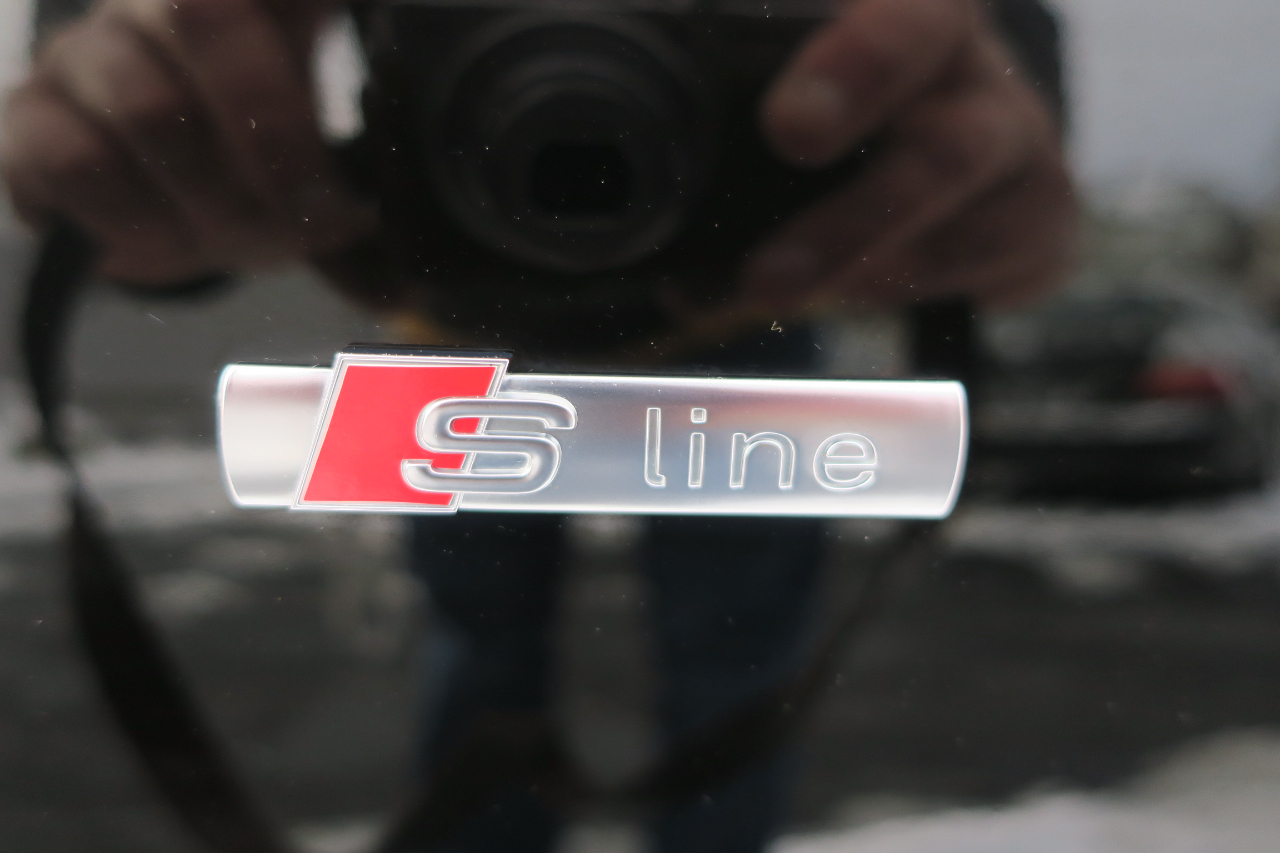 Audi A4 2.0T Premium Plus quattro Sedan AWD 8A 2016