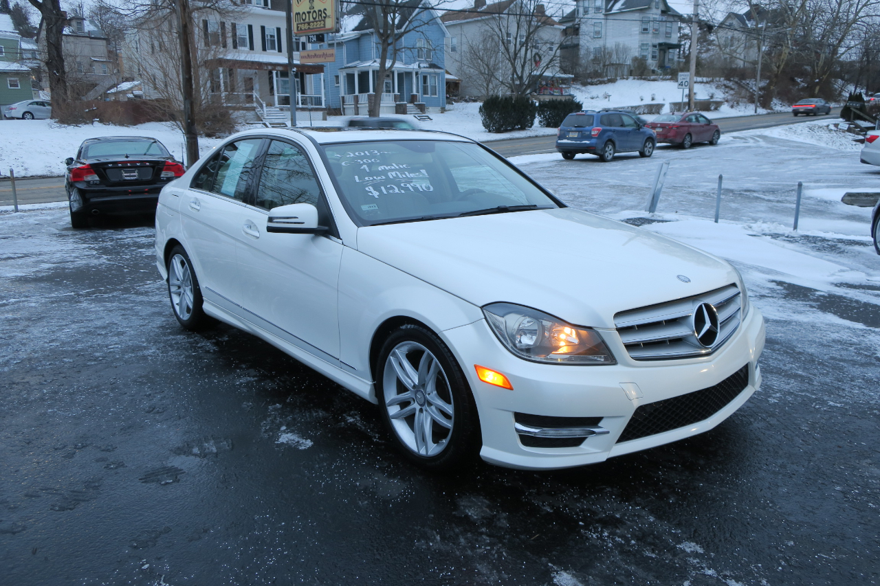 Mercedes-Benz C-Class C300 4MATIC Sport Sedan 2013