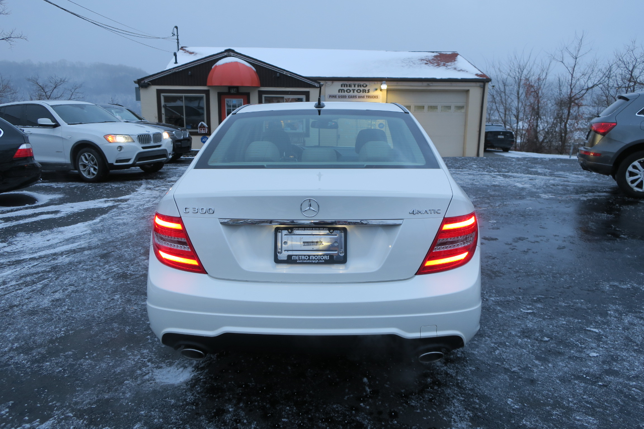 Mercedes-Benz C-Class C300 4MATIC Sport Sedan 2013