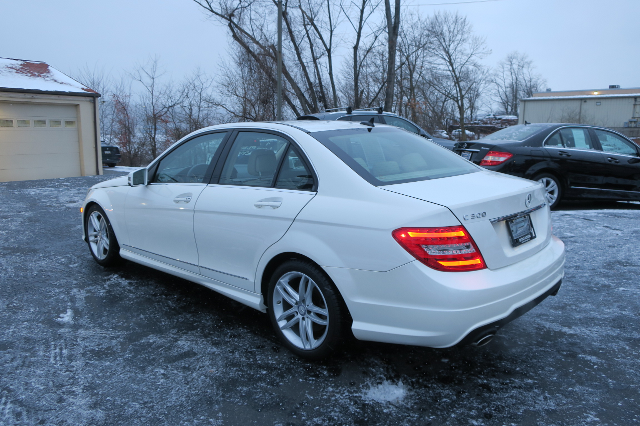 Mercedes-Benz C-Class C300 4MATIC Sport Sedan 2013