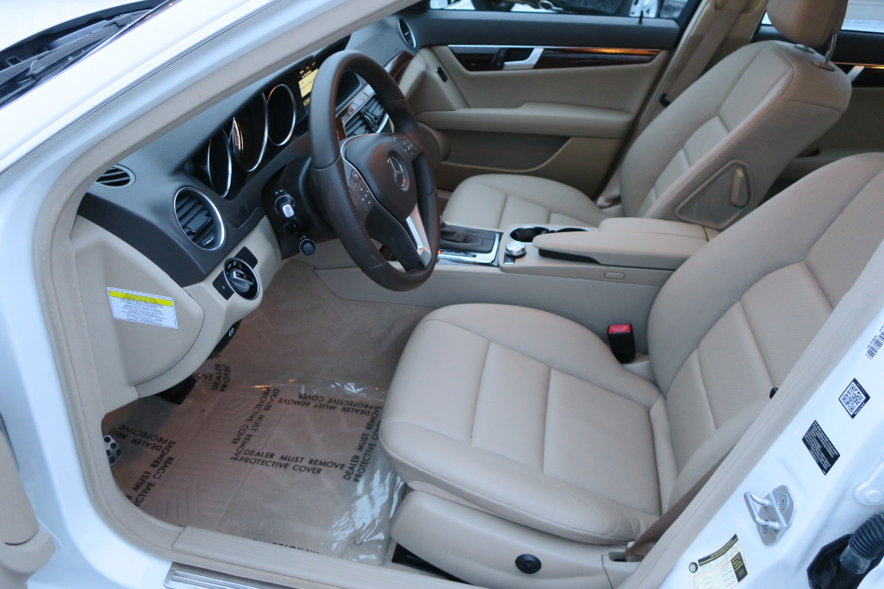 Mercedes-Benz C-Class C300 4MATIC Sport Sedan 2013