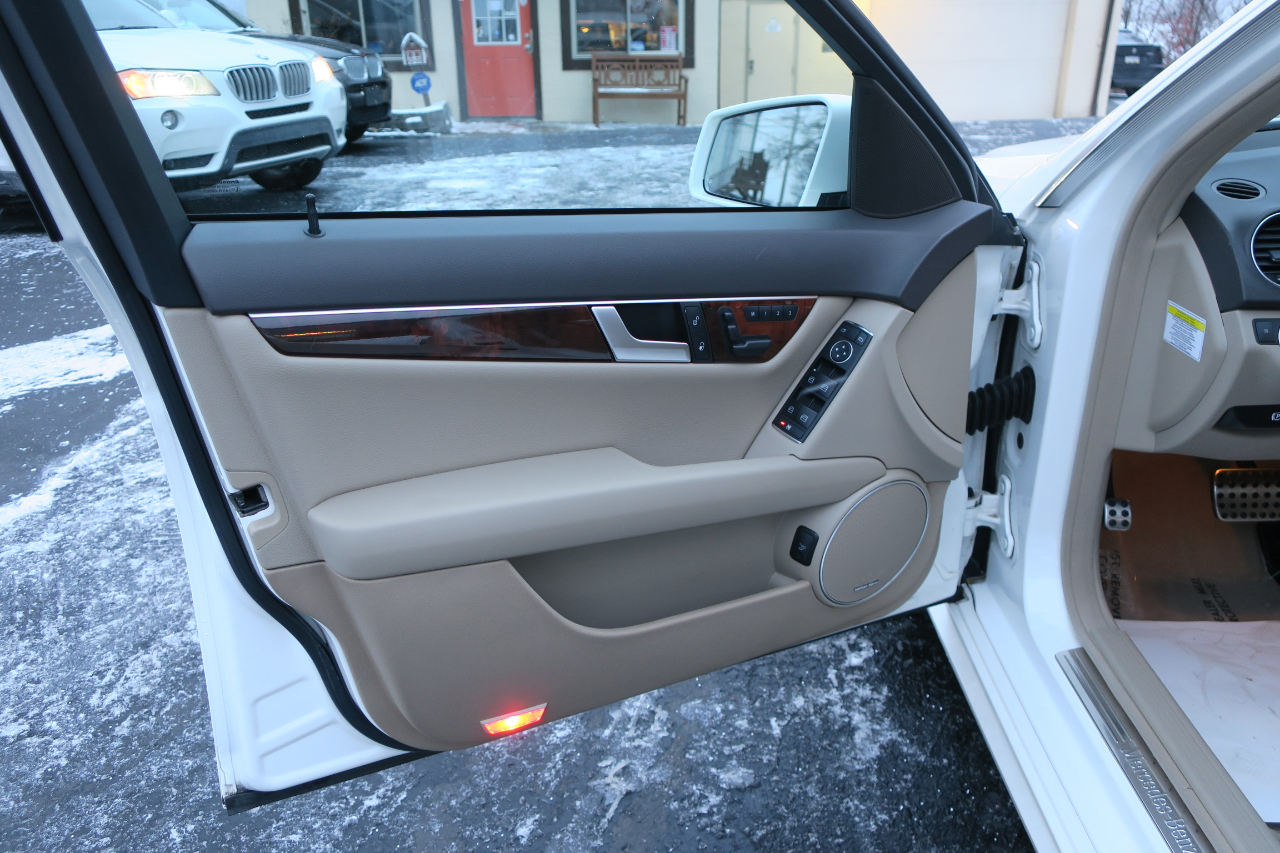 Mercedes-Benz C-Class C300 4MATIC Sport Sedan 2013