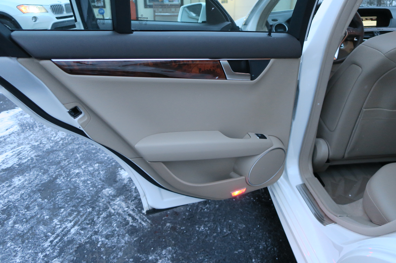 Mercedes-Benz C-Class C300 4MATIC Sport Sedan 2013