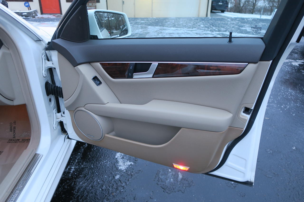 Mercedes-Benz C-Class C300 4MATIC Sport Sedan 2013