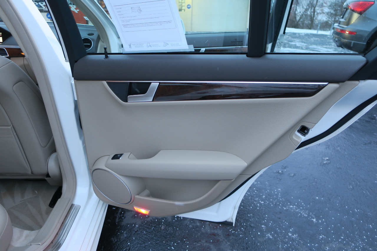 Mercedes-Benz C-Class C300 4MATIC Sport Sedan 2013