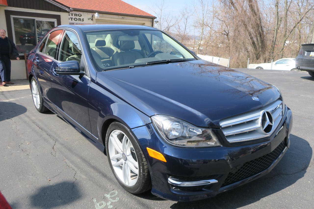 Mercedes-Benz C-Class C300 4MATIC Luxury Sedan 2012