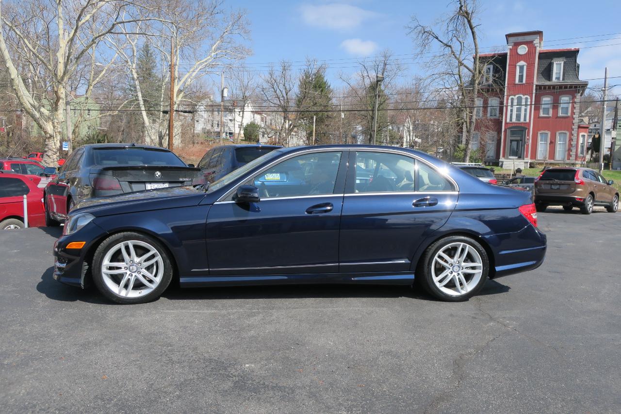 Mercedes-Benz C-Class C300 4MATIC Luxury Sedan 2012