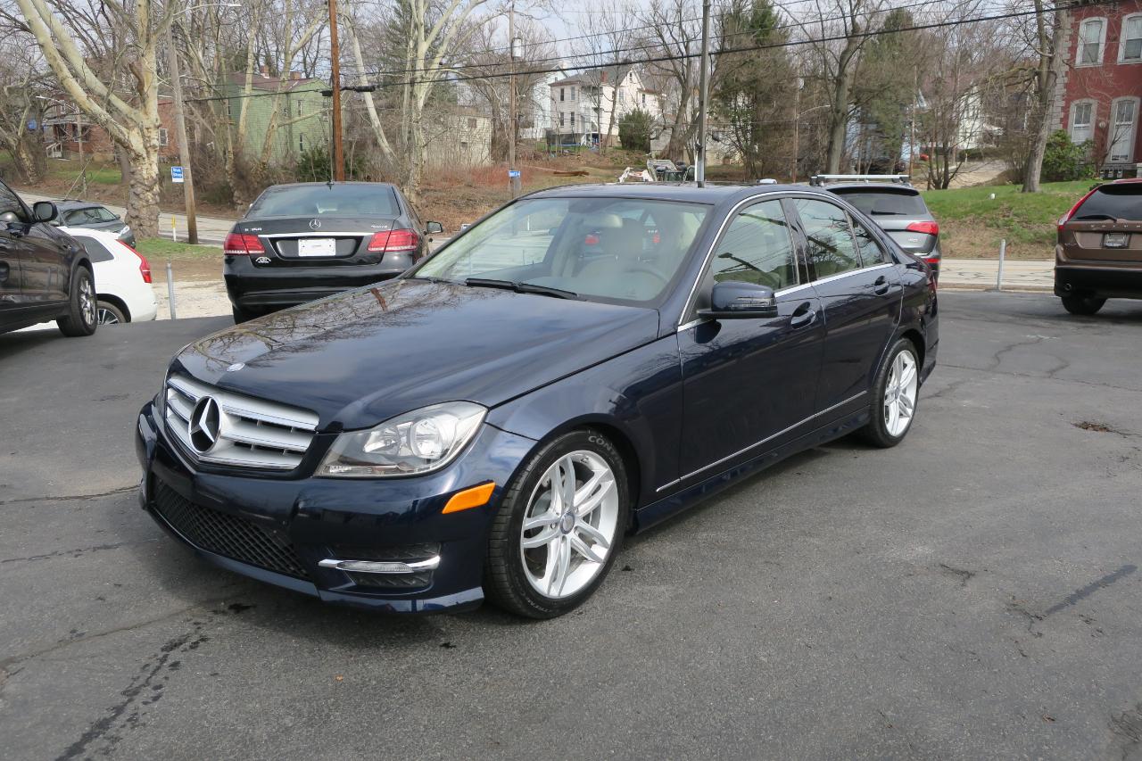 Mercedes-Benz C-Class C300 4MATIC Luxury Sedan 2012