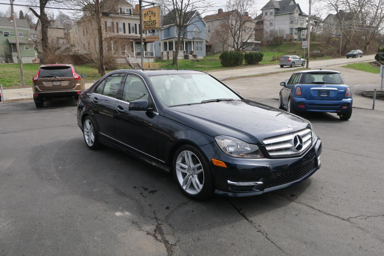Mercedes-Benz C-Class C300 4MATIC Luxury Sedan 2012