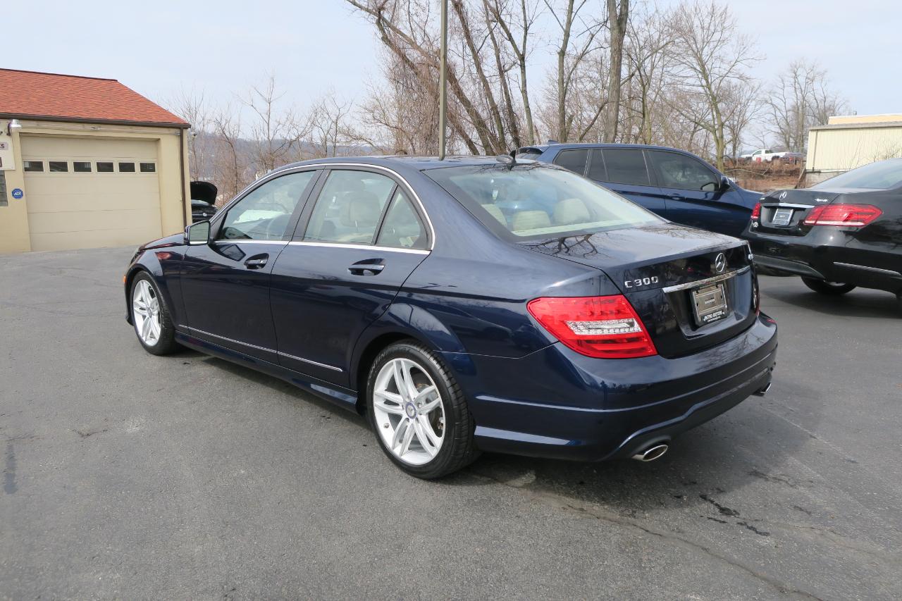 Mercedes-Benz C-Class C300 4MATIC Luxury Sedan 2012