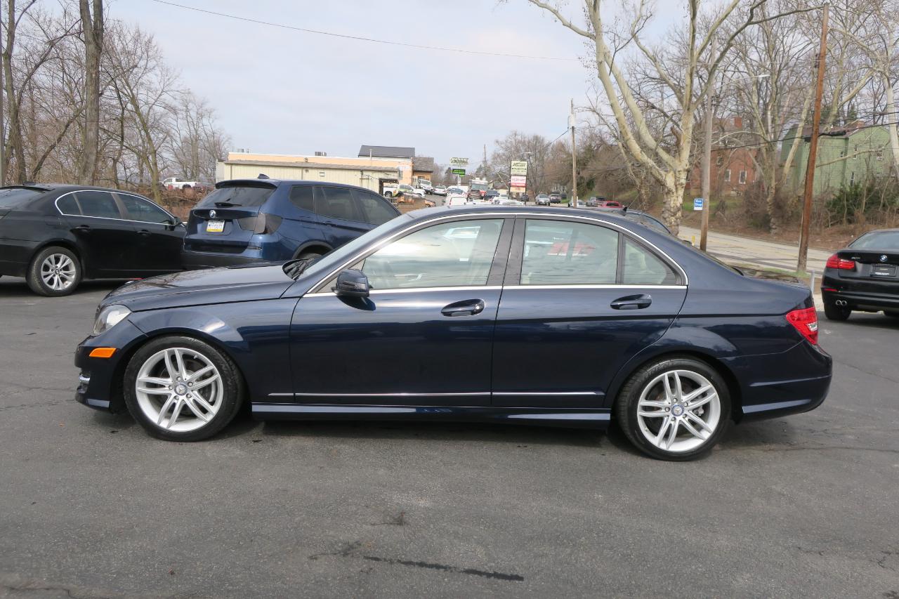 Mercedes-Benz C-Class C300 4MATIC Luxury Sedan 2012