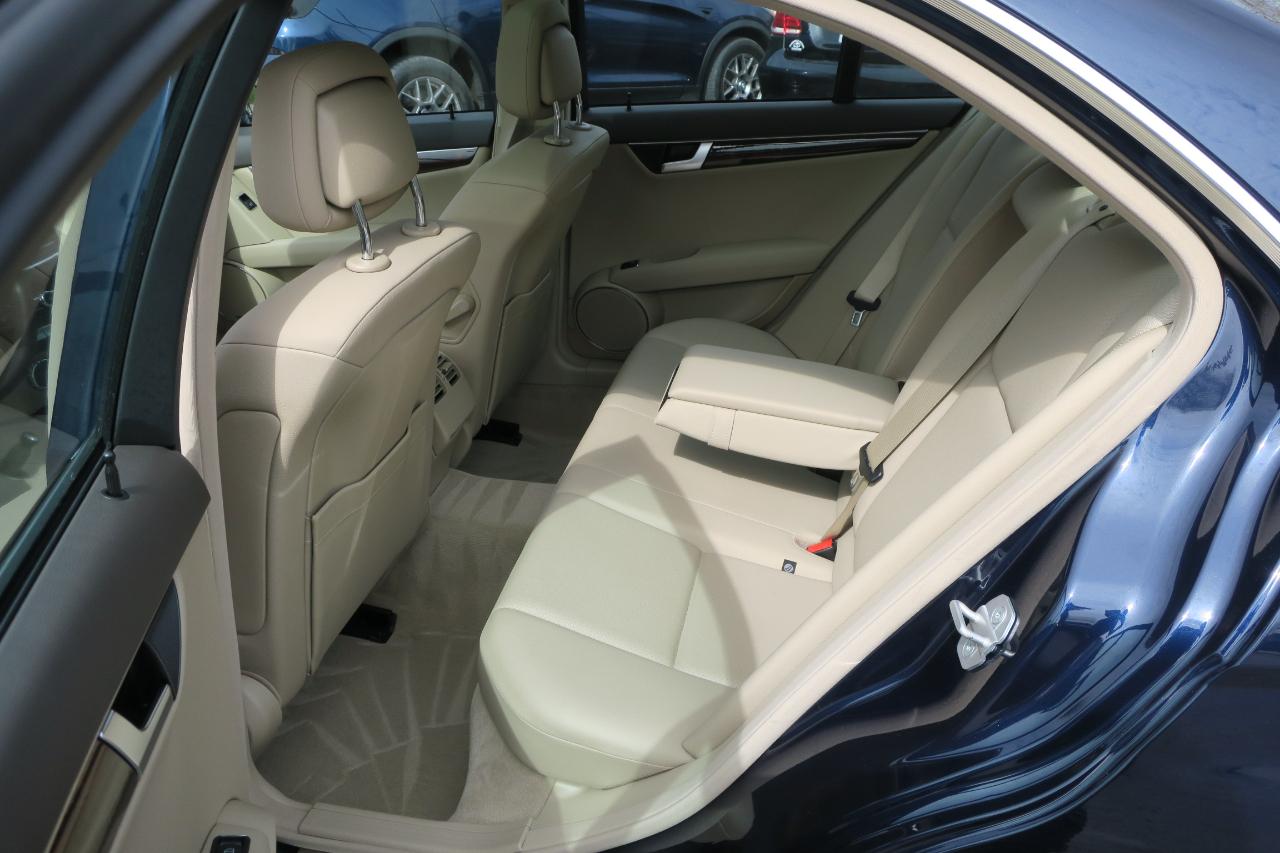 Mercedes-Benz C-Class C300 4MATIC Luxury Sedan 2012