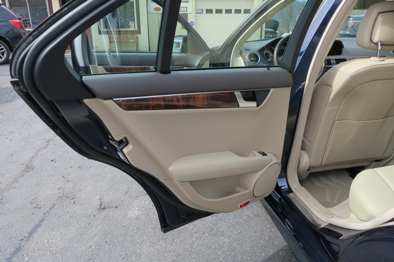 Mercedes-Benz C-Class C300 4MATIC Luxury Sedan 2012