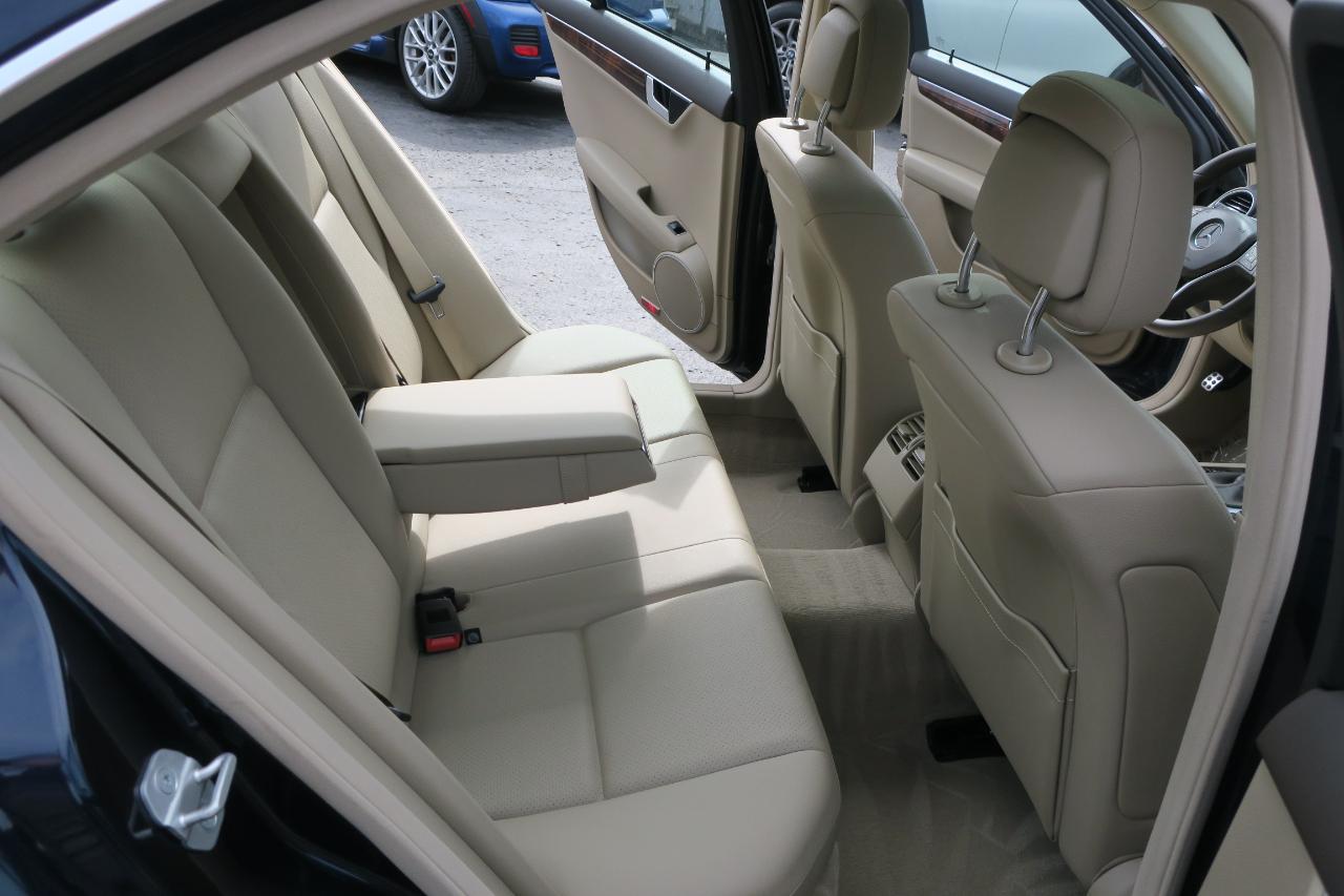 Mercedes-Benz C-Class C300 4MATIC Luxury Sedan 2012