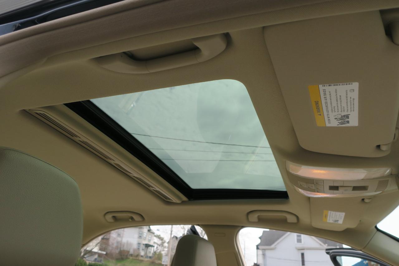 Mercedes-Benz C-Class C300 4MATIC Luxury Sedan 2012