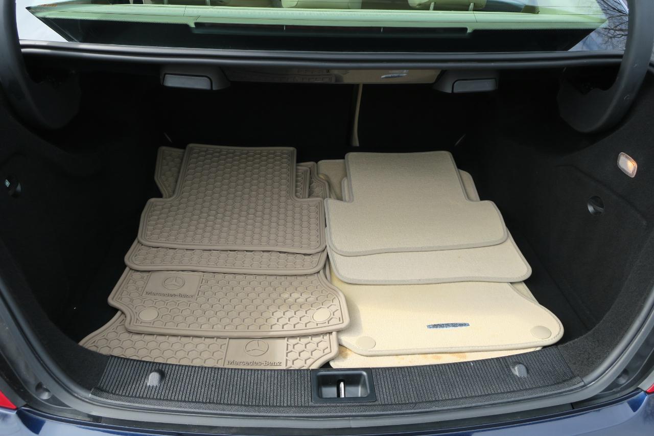 Mercedes-Benz C-Class C300 4MATIC Luxury Sedan 2012