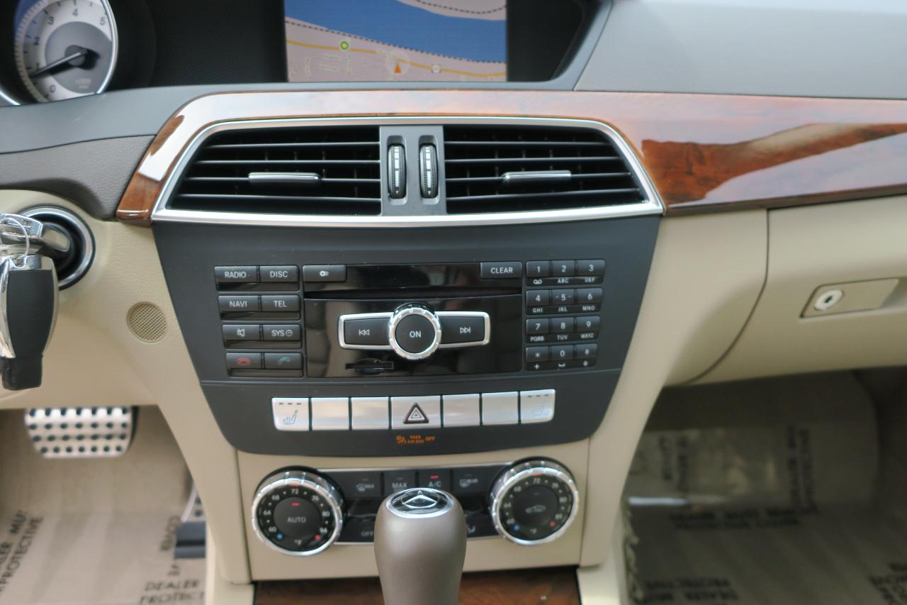 Mercedes-Benz C-Class C300 4MATIC Luxury Sedan 2012