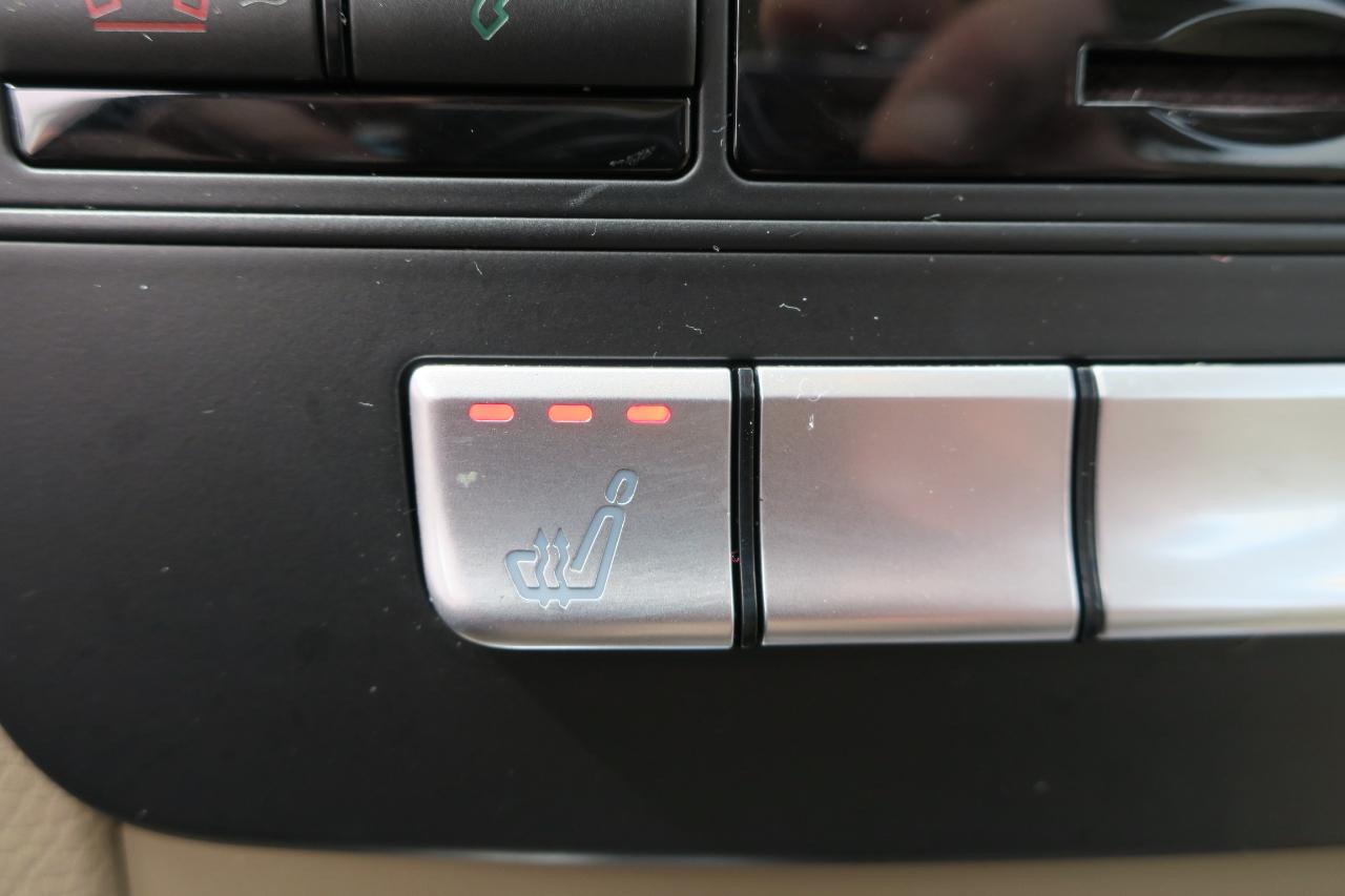 Mercedes-Benz C-Class C300 4MATIC Luxury Sedan 2012