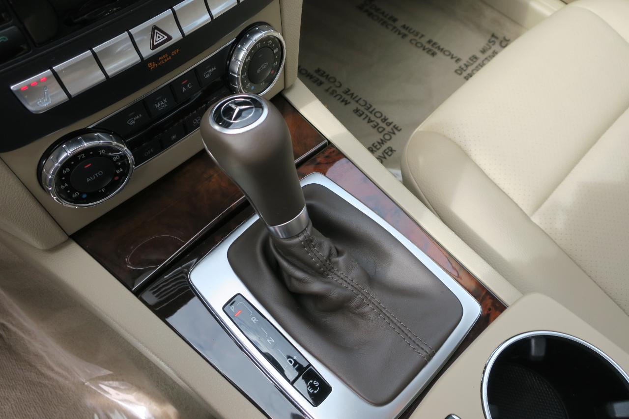 Mercedes-Benz C-Class C300 4MATIC Luxury Sedan 2012