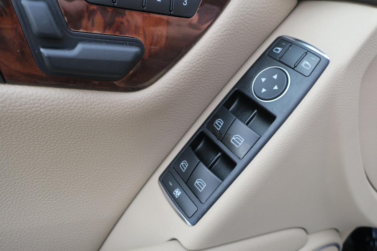 Mercedes-Benz C-Class C300 4MATIC Luxury Sedan 2012