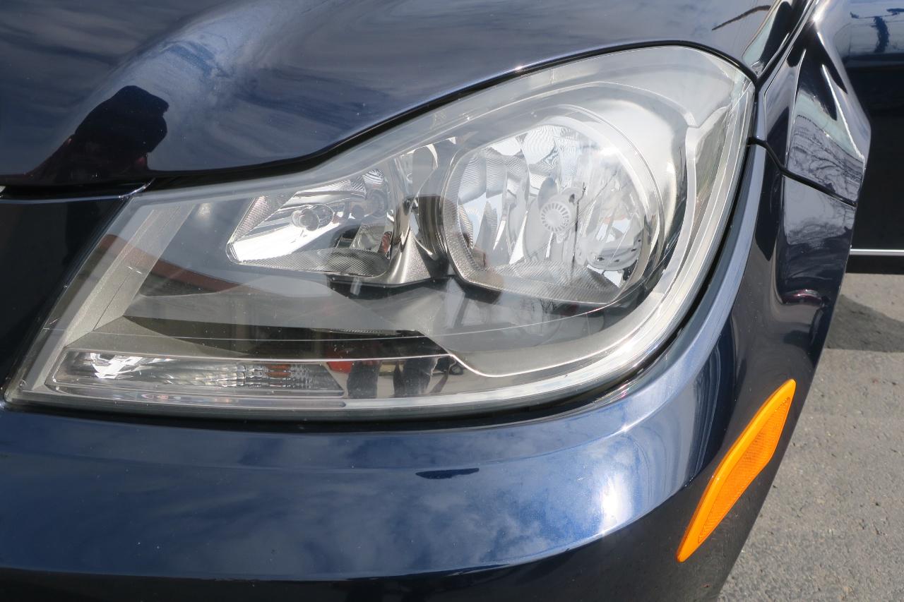 Mercedes-Benz C-Class C300 4MATIC Luxury Sedan 2012