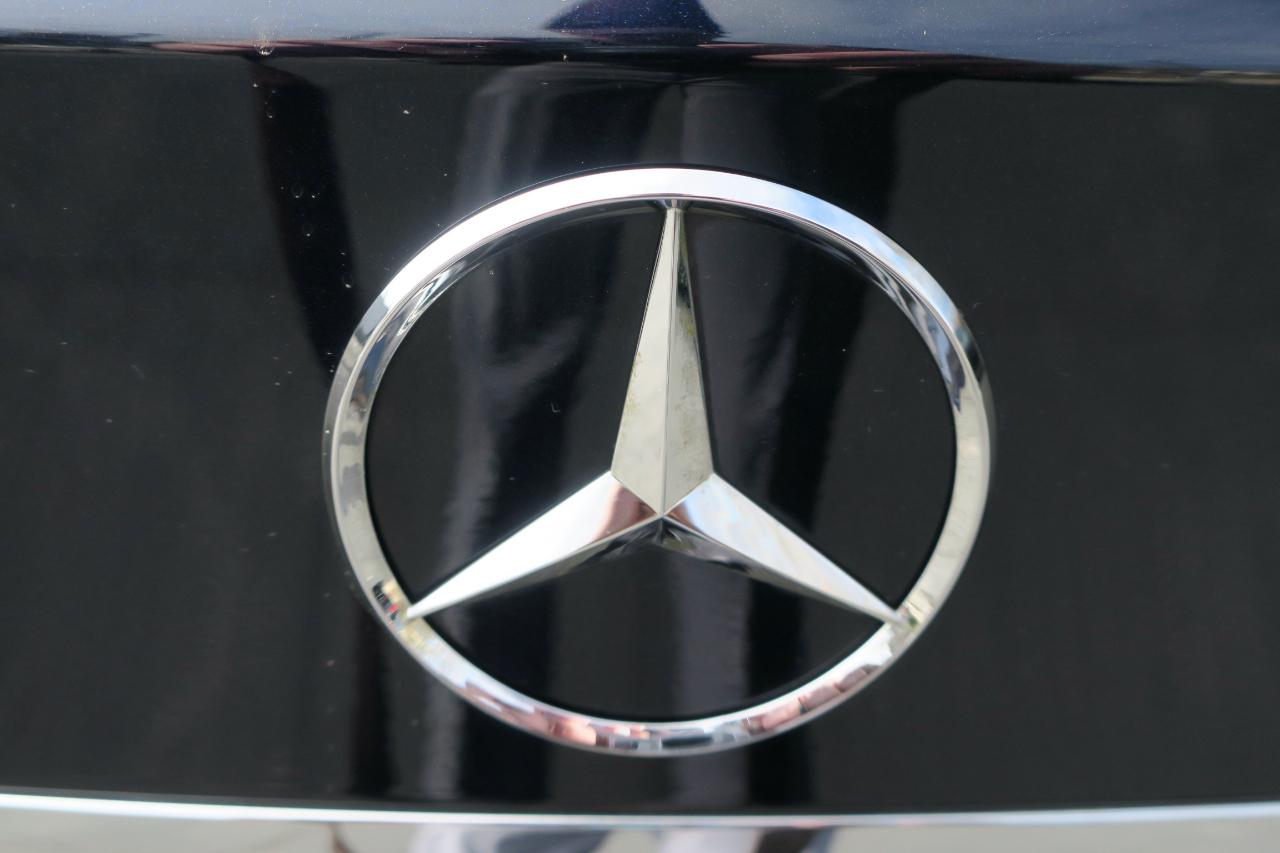 Mercedes-Benz C-Class C300 4MATIC Luxury Sedan 2012