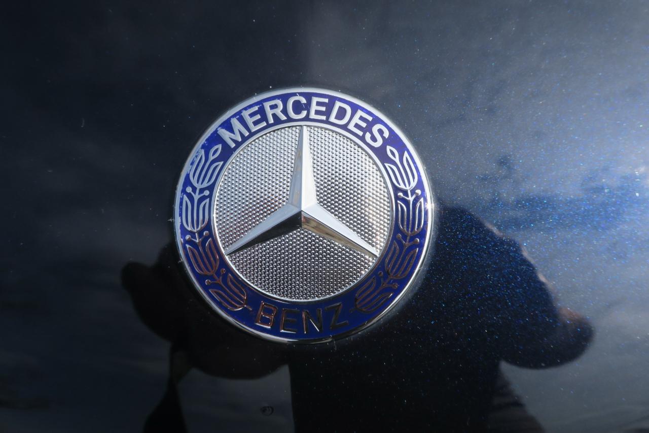 Mercedes-Benz C-Class C300 4MATIC Luxury Sedan 2012