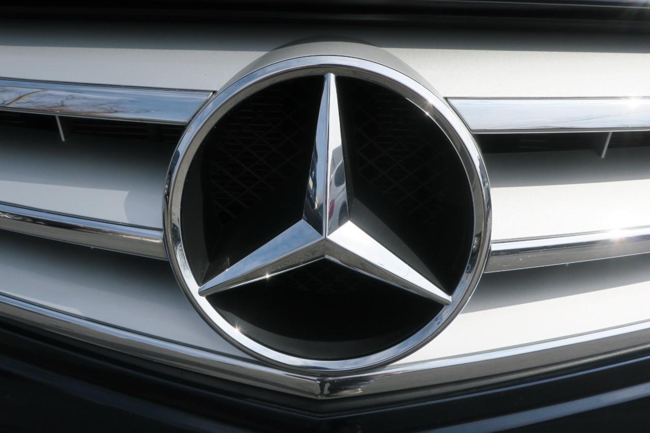 Mercedes-Benz C-Class C300 4MATIC Luxury Sedan 2012