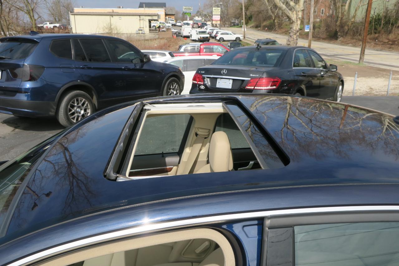 Mercedes-Benz C-Class C300 4MATIC Luxury Sedan 2012