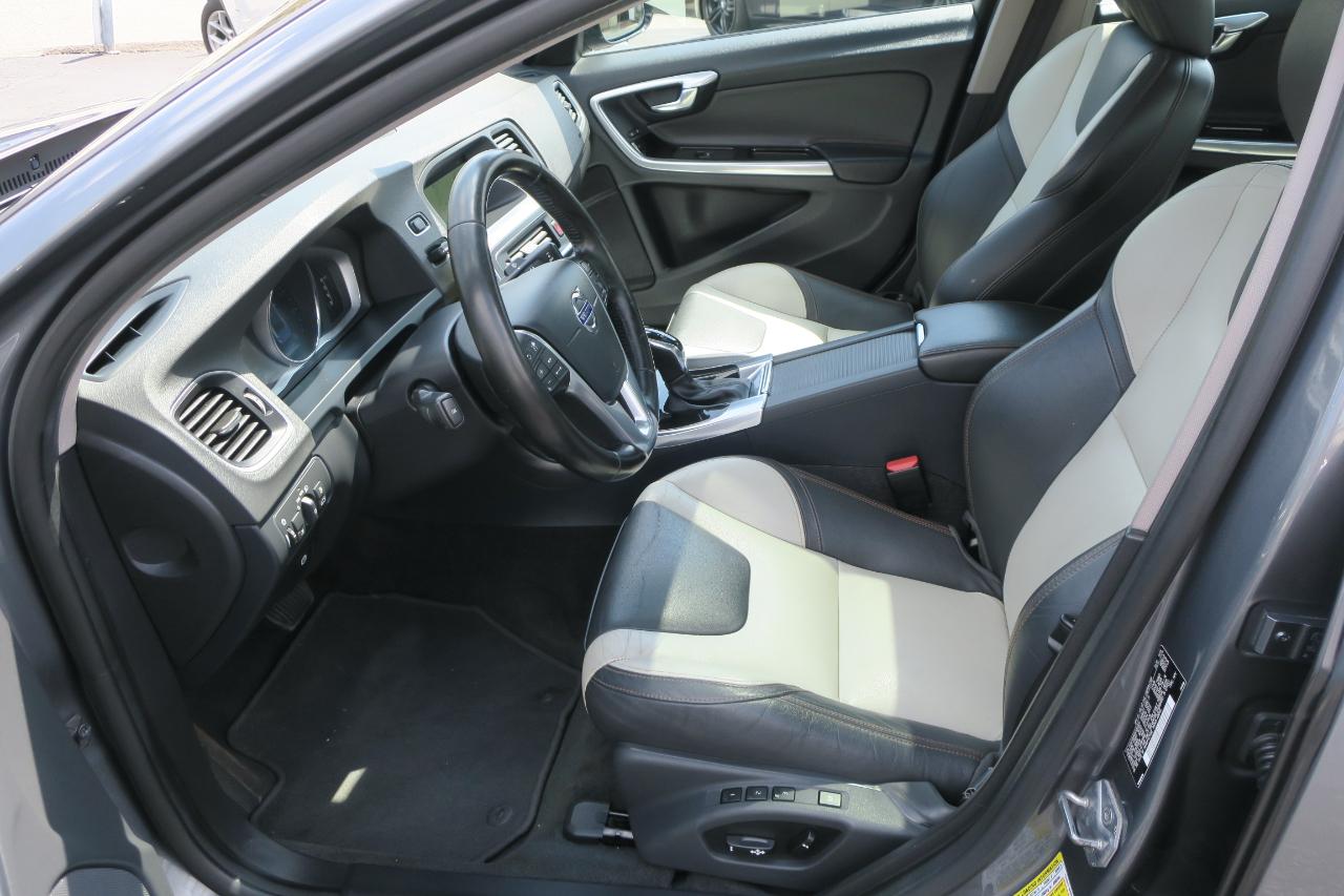 Volvo V60 Cross Country T5 Platinum 2016