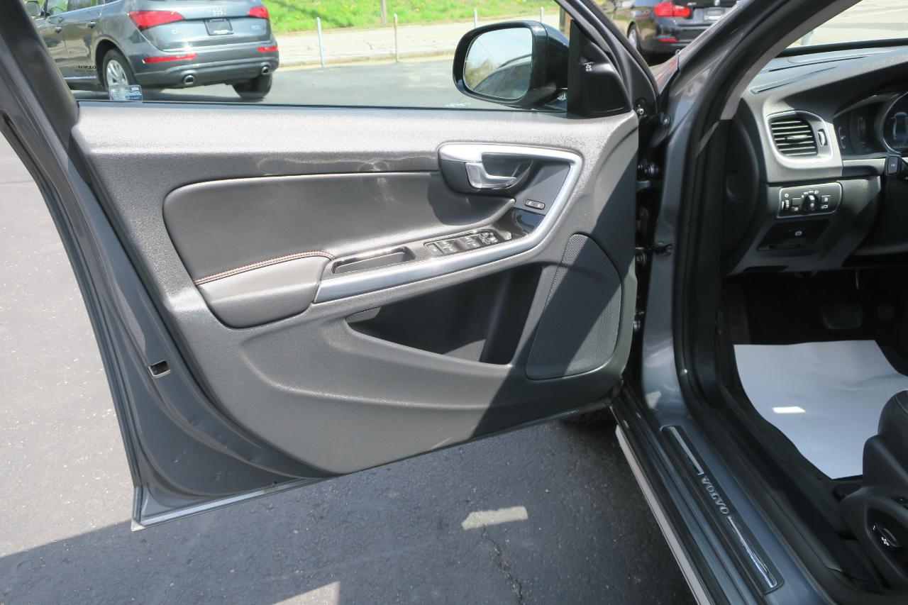 Volvo V60 Cross Country T5 Platinum 2016