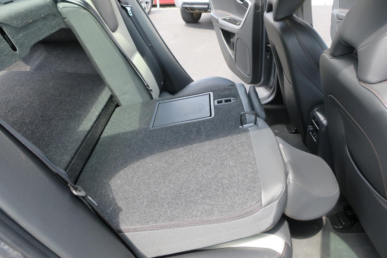 Volvo V60 Cross Country T5 Platinum 2016