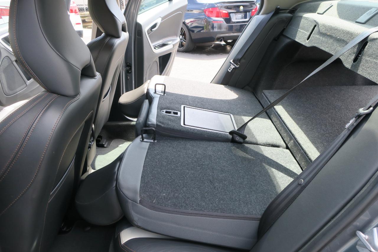 Volvo V60 Cross Country T5 Platinum 2016