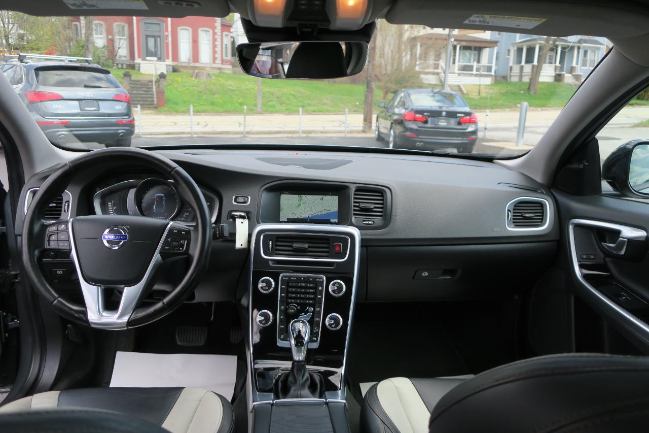 Volvo V60 Cross Country T5 Platinum 2016