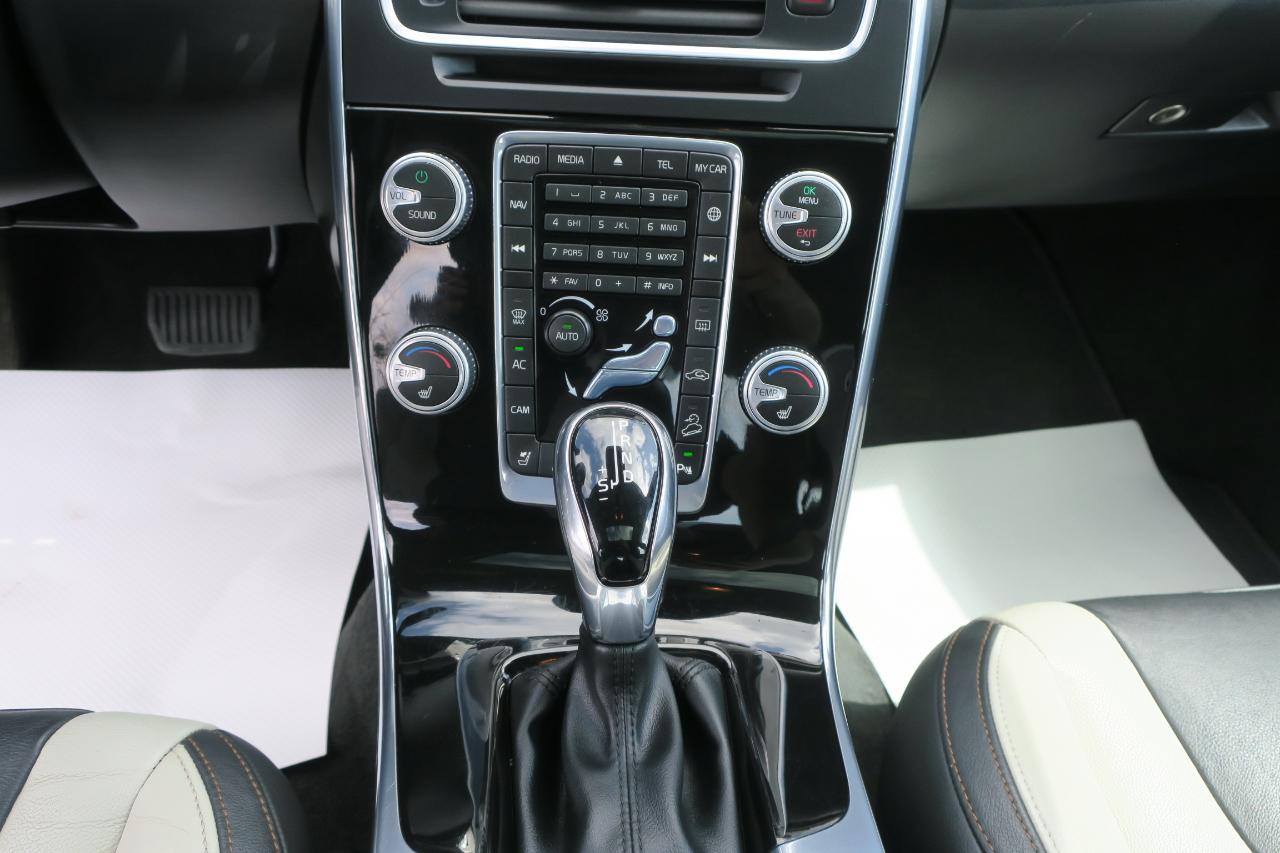 Volvo V60 Cross Country T5 Platinum 2016