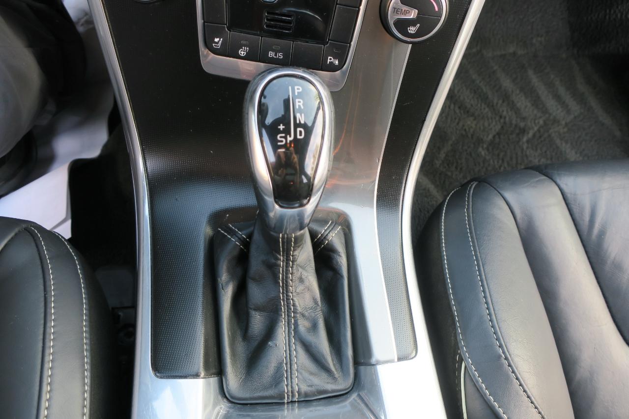 Volvo XC60 3.0 Platinum 4WD R-Design 2014