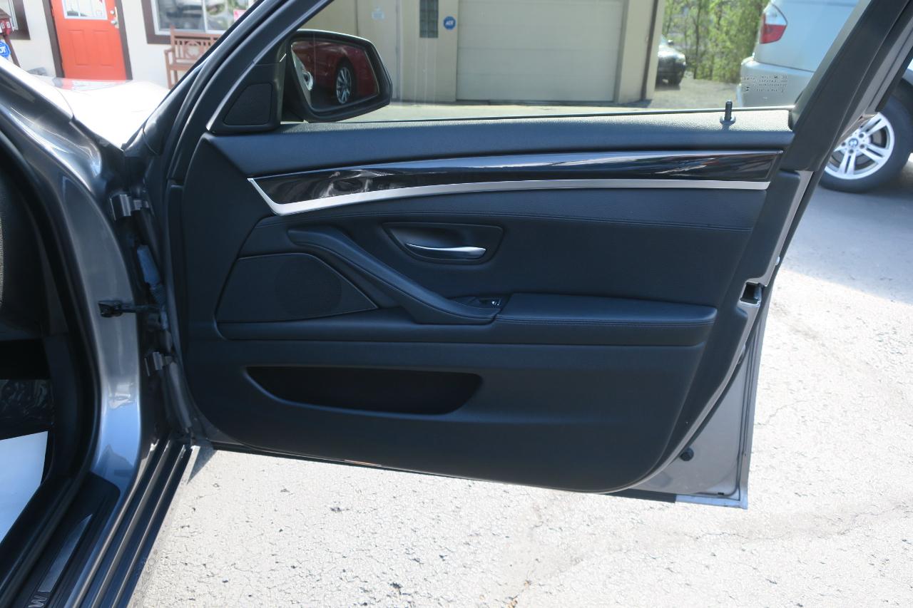 BMW 5-Series 528i xDrive 2016