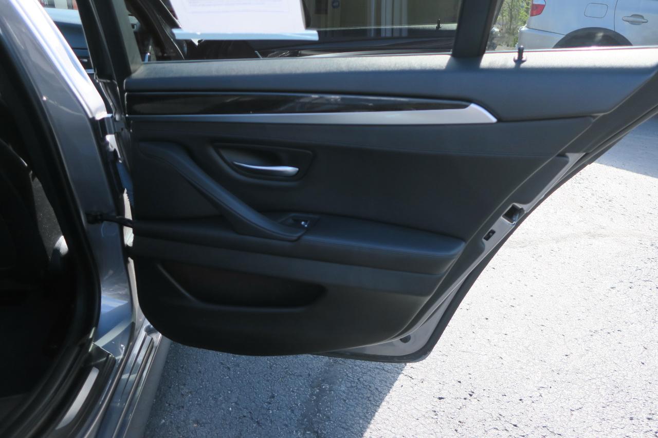 BMW 5-Series 528i xDrive 2016