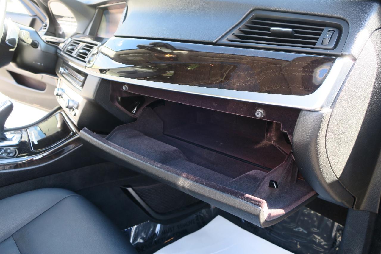 BMW 5-Series 528i xDrive 2016