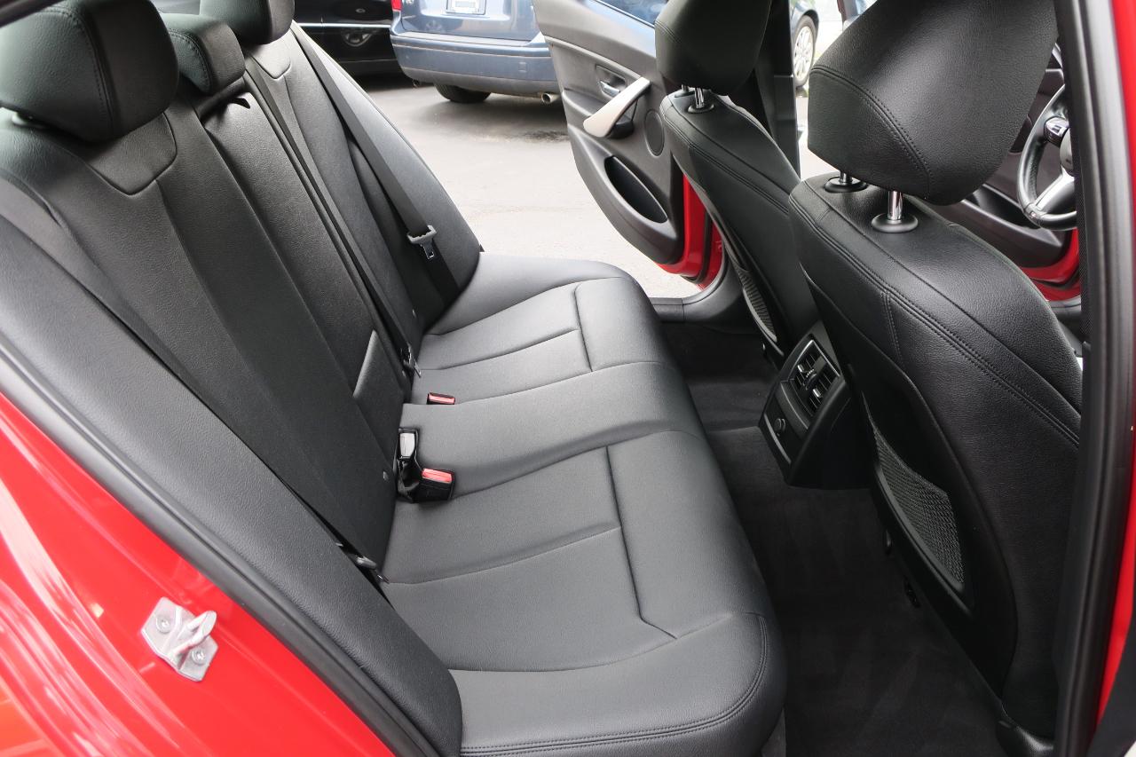 BMW 3-Series 320i xDrive Sedan 2016