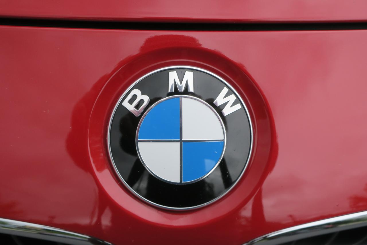 BMW 3-Series 320i xDrive Sedan 2016
