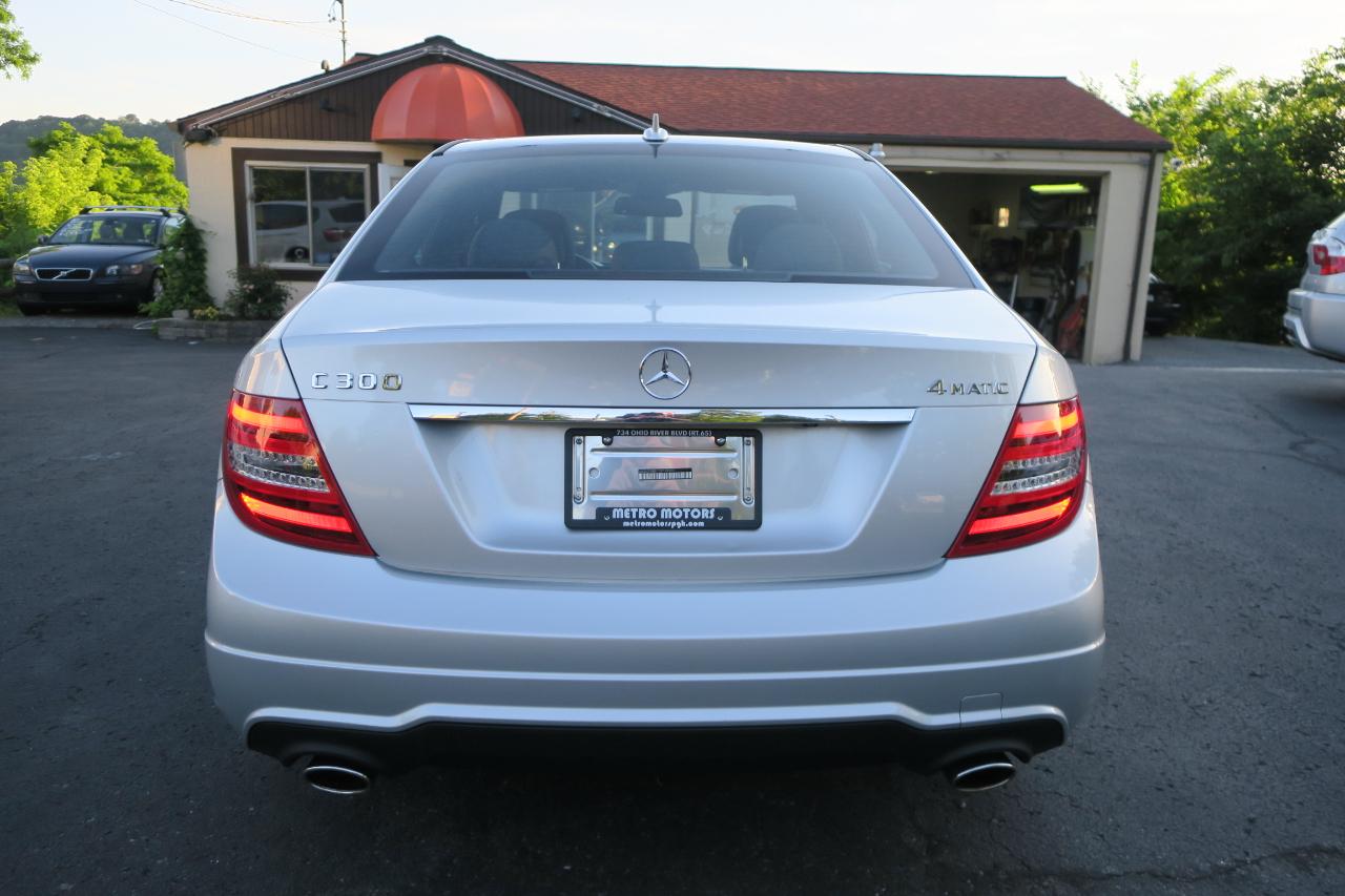 Mercedes-Benz C-Class C300 4MATIC Luxury Sedan 2012