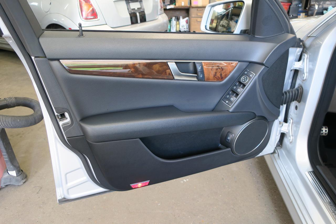 Mercedes-Benz C-Class C300 4MATIC Luxury Sedan 2012