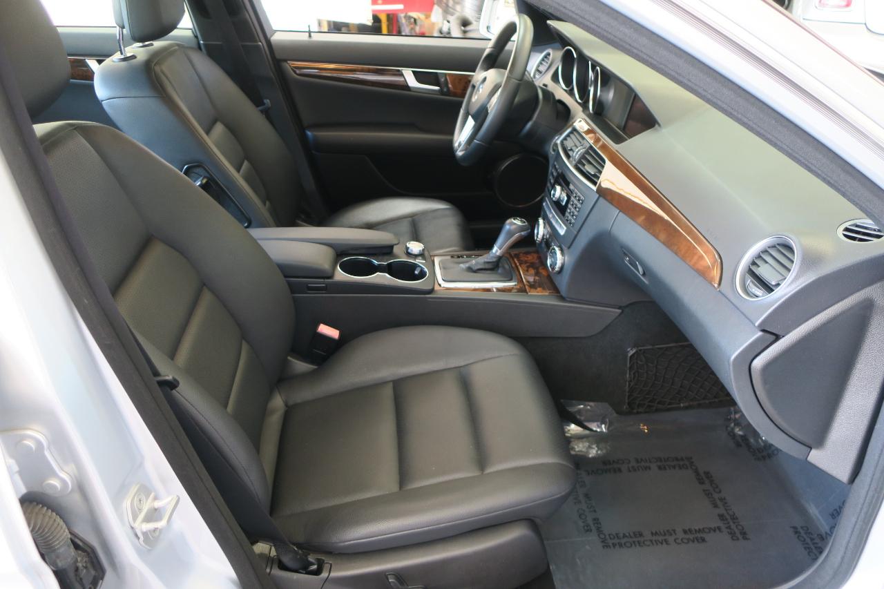 Mercedes-Benz C-Class C300 4MATIC Luxury Sedan 2012