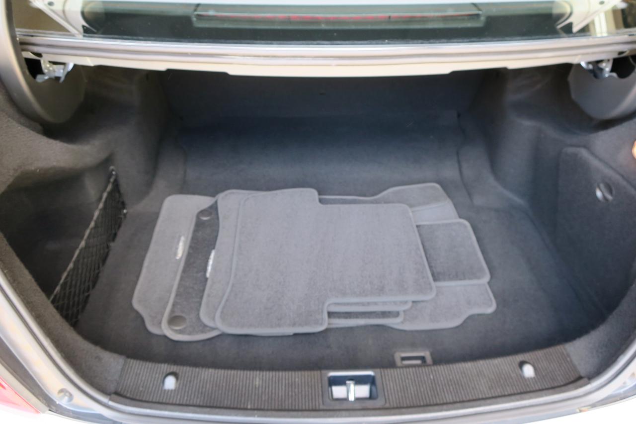 Mercedes-Benz C-Class C300 4MATIC Luxury Sedan 2012
