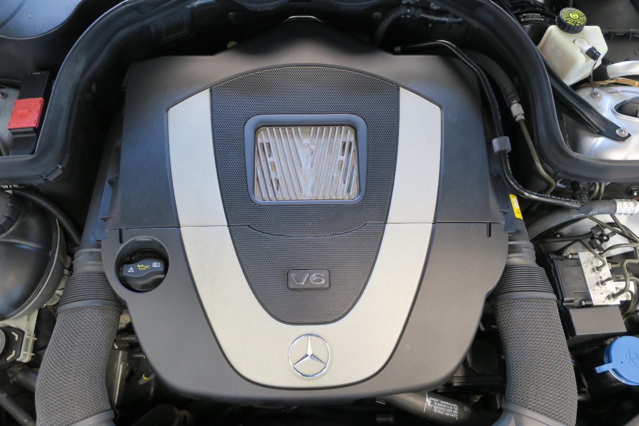 Mercedes-Benz C-Class C300 4MATIC Luxury Sedan 2012